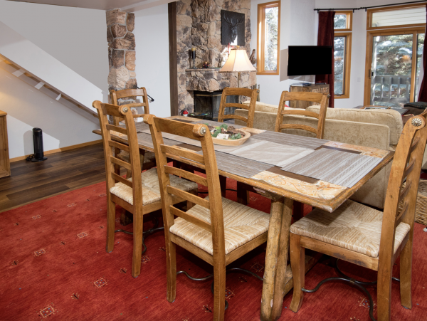 3 plus loft Townhome  shuttle or walk to skiway